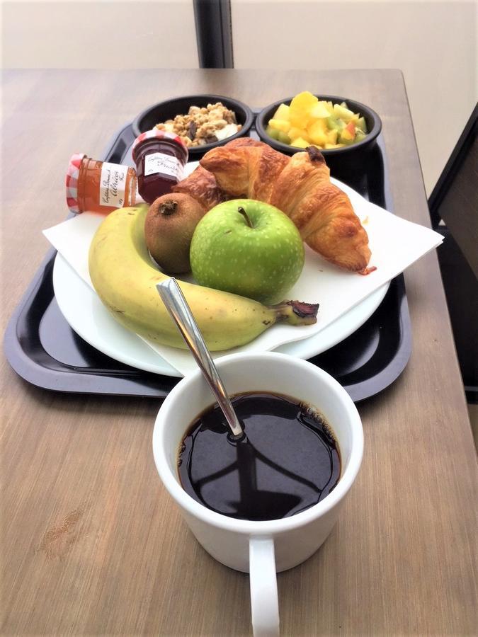 Hotel De La Gare - Restaurant Bistro Quai 라로츠수르욘 외부 사진