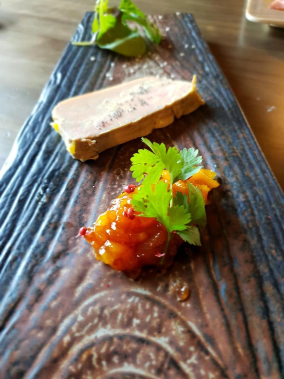 Hotel De La Gare - Restaurant Bistro Quai 라로츠수르욘 외부 사진