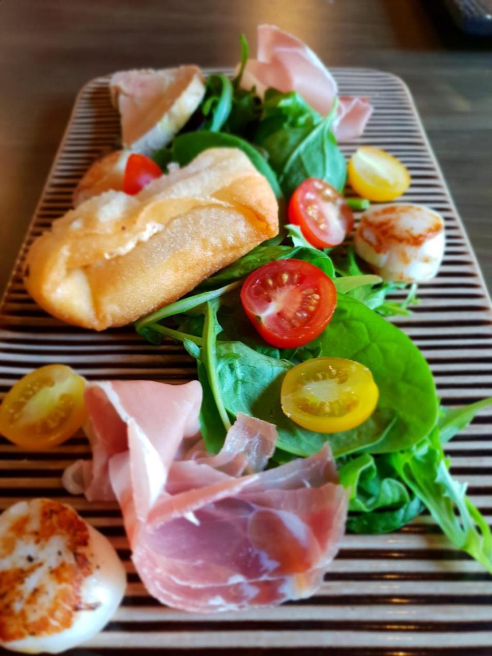 Hotel De La Gare - Restaurant Bistro Quai 라로츠수르욘 외부 사진
