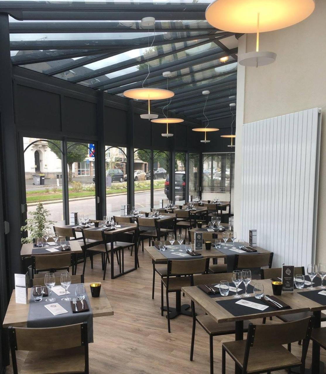 Hotel De La Gare - Restaurant Bistro Quai 라로츠수르욘 외부 사진